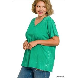 Zenana NWOT Kelly Green Acid Washed Short Sleeve V-Neck Top Sizes 1X-3X